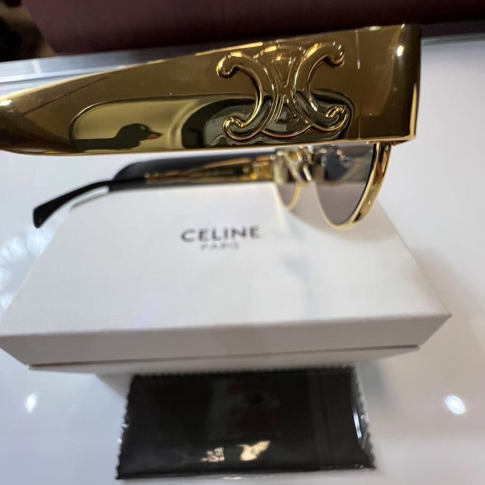 Celine Triomphe Metal CL40235U 30N Oval Sunglasses in Gold with Green Lenses - Picture 5 of 8